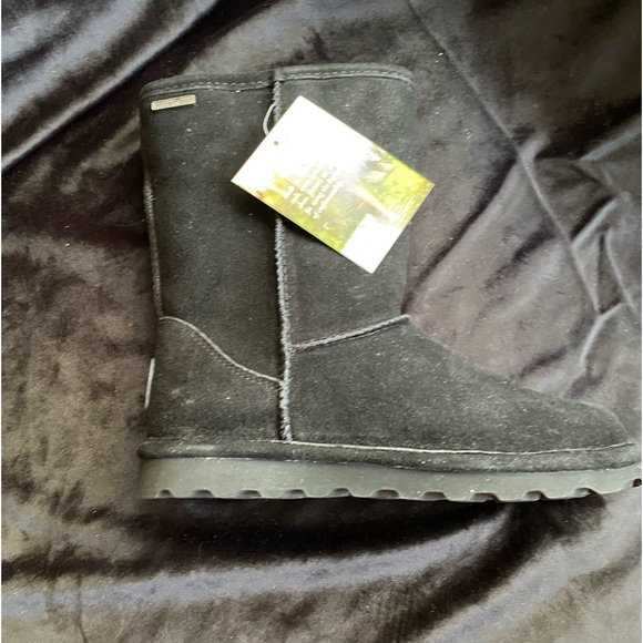 BOOTS 🥾 NWB - Picture 2 of 6